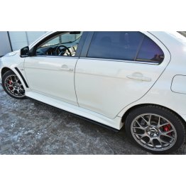 Накладки сплиттеры на пороги вариант 2 на Mitsubishi Lancer X Evo